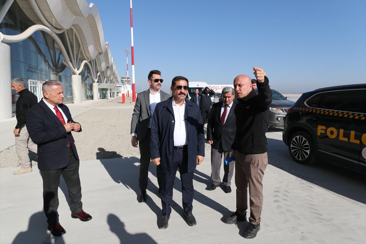 Hatay Havalimanı'nda ikinci pistin yapım çalışması sürüyor