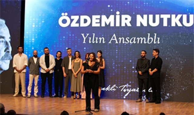 İzBBŞT, Özdemir Nutku Tiyatro Ödülleri'nden dört ödülle döndü