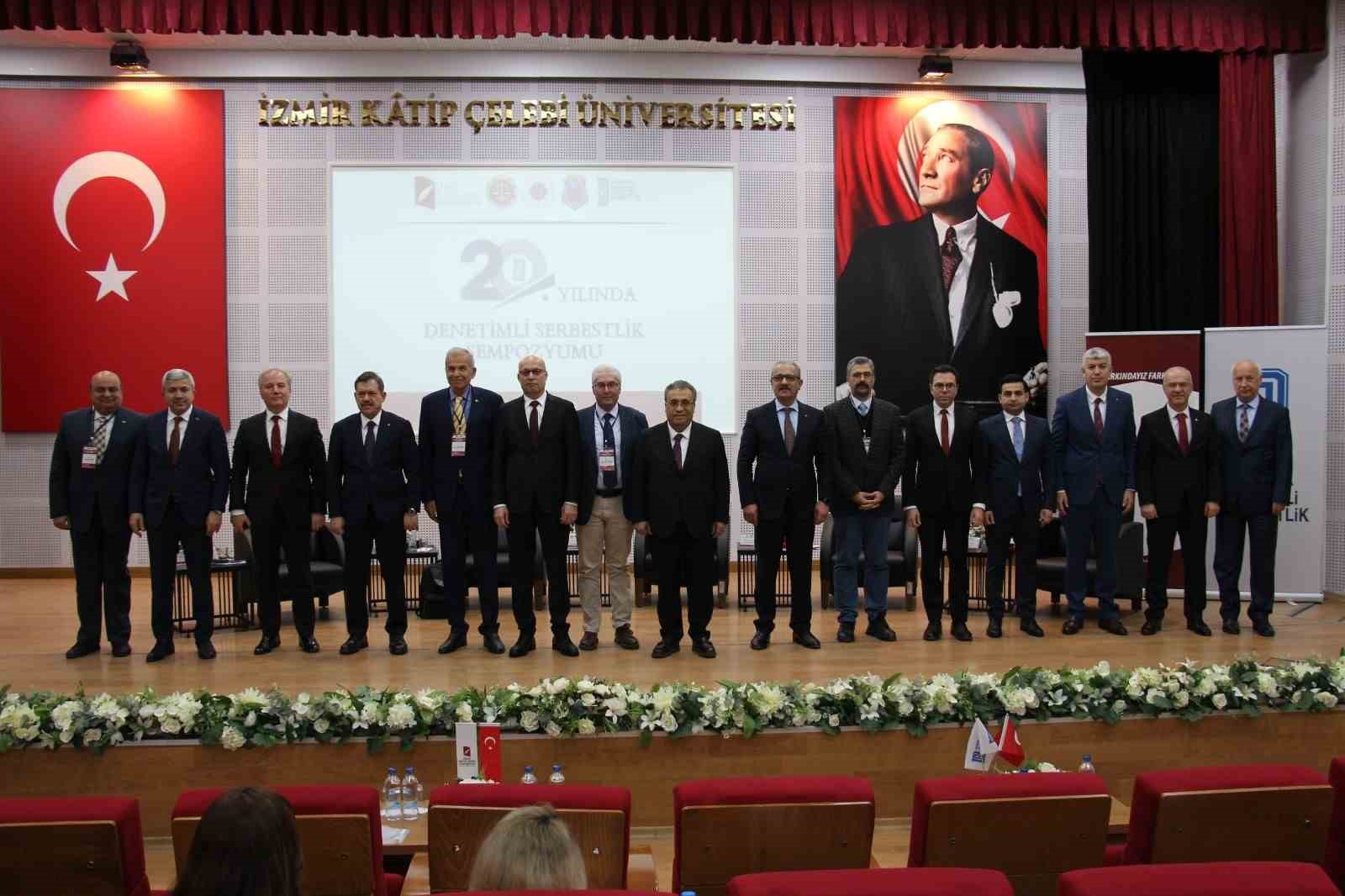 İzmir’de, 20. yılında Denetimli Serbestlik Sempozyumu düzenlendi İzmir’de, 20. yılında Denetimli Serbestlik Sempozyumu düzenlendi