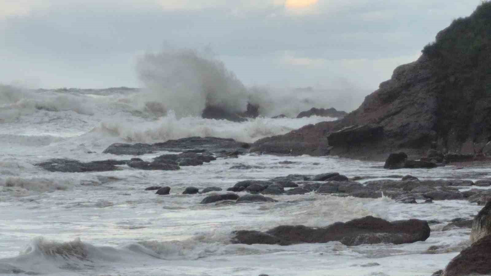 Karadeniz’de tsunamiyi andıran görüntüler