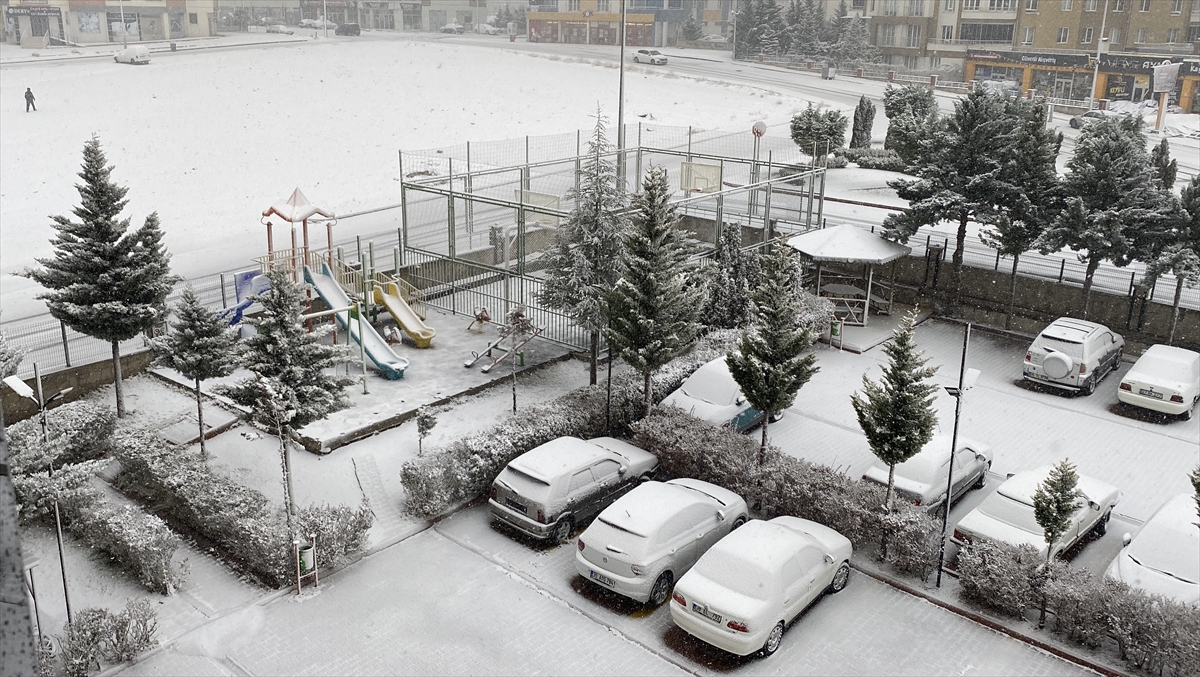 Kayseri ve Yozgat'ta kar yağışı etkili oldu