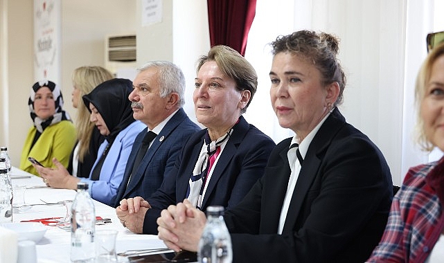 Keçiören'de “Değerlerimizin İzinde Kadın ve Aile" Söyleşisi Düzenlendi