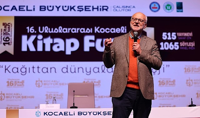 Kocaeli Kitap Fuarı, farklı konu ve konuklarıyla devam ediyor; Sayar'dan ekranlara ve hıza karşı hayat dersi