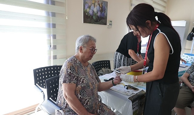  Konak'ın 'İleri Yaş' üyelerine ücretsiz sağlık taraması