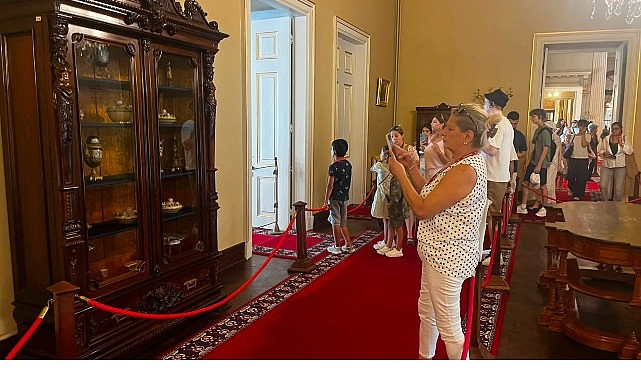 Maltepelilerden “Dolmabahçe Sarayı"na ziyaret