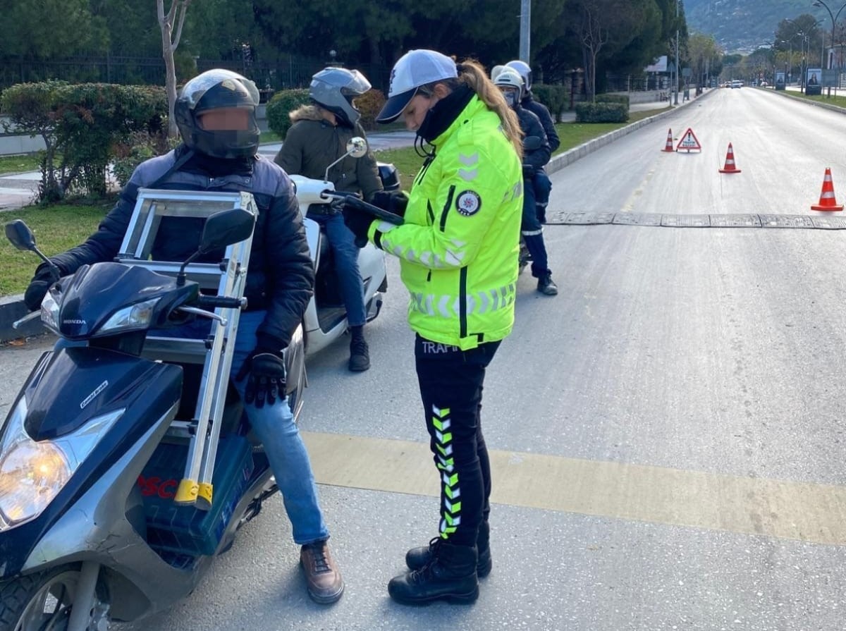Manisa’da motosiklet denetimlerinde 1,8 milyon TL ceza