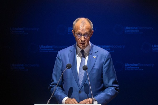 Merz: Emeklilik Komisyonu'nun tavsiyeleri mükemmel ve ufuk açıcı Merz: Emeklilik Komisyonu'nun tavsiyeleri mükemmel ve ufuk açıcı