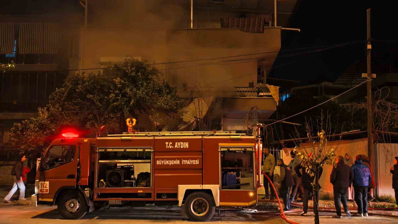 Nazilli’de yanan ev kullanılamaz hale geldi