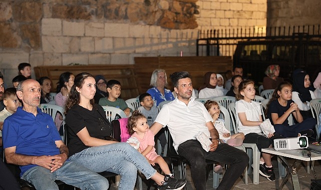 Osmangazi'de Sinema Keyfi Tarihi Surların Gölgesinde Yaşandı