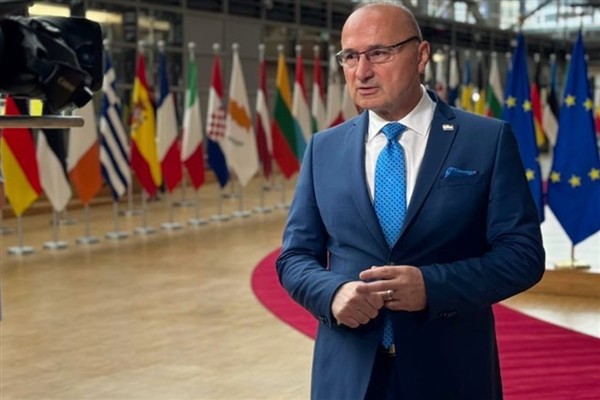 Radman, Özbekistan Dışişleri Bakanı Saidov ile bir araya geldi