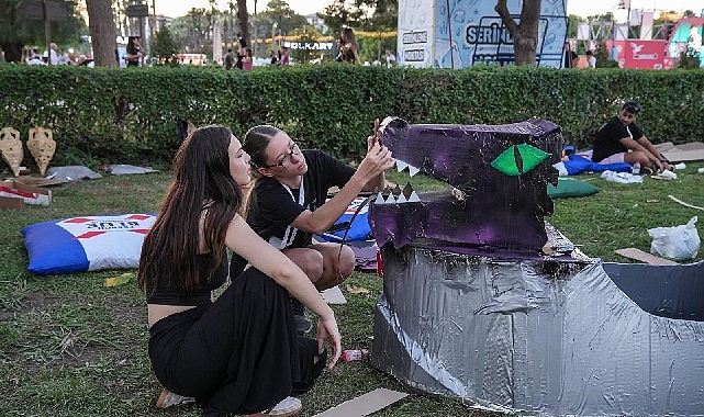 Red Bull Karton Tekne Yarışması fuar coşkusuna renk kattı