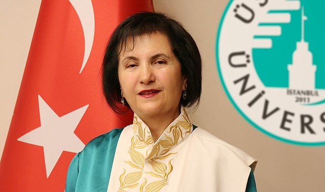  Rektör Prof. Dr. Nazife Güngör:  “Mezuna kalmak yerine üniversite yolculuğuna başlayın!"
