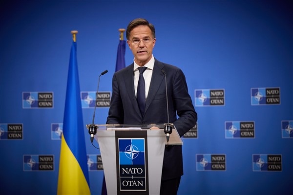Rutte: Ukrayna, Rusya'nın saldırganlığından yılmayacağını gösterdi