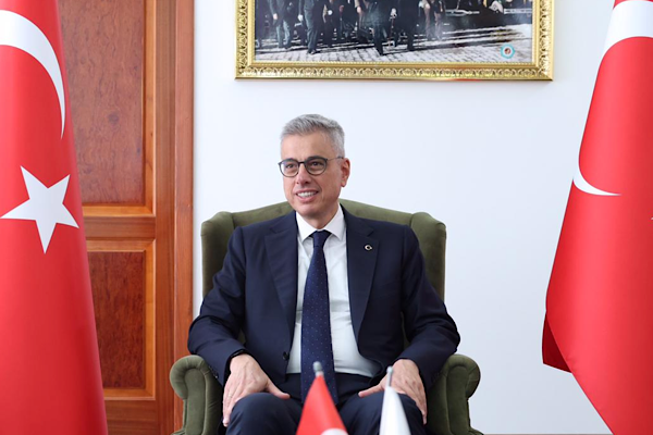 Sağlık Bakanı Memişoğlu Şam’da Emevi Camii’ni ziyaret etti Sağlık Bakanı Memişoğlu Şam’da Emevi Camii’ni ziyaret etti