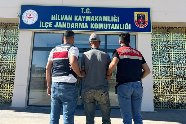 Şanlıurfa’da 16 yıl kesinleşmiş hapis cezası bulunan şahıs yakalandı Şanlıurfa’da 16 yıl kesinleşmiş hapis cezası bulunan şahıs yakalandı