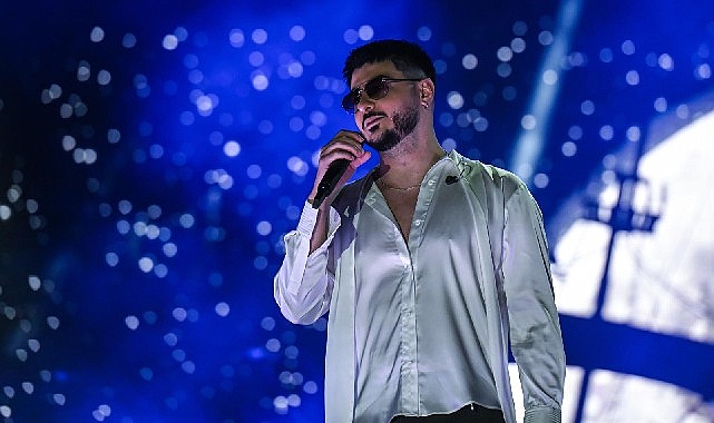 Semicenk ve 'İki Kişilik Oyun' ile fuarda sanat dolu gece