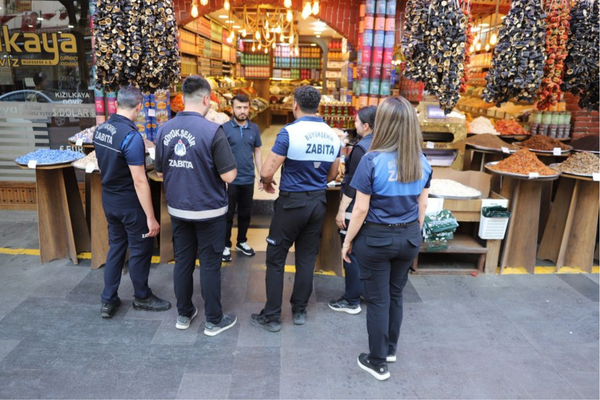 Sur’da kaldırım işgallerine karşı denetimler sürüyor