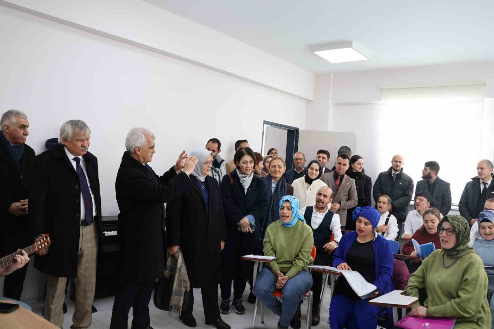 TBMM Komisyonu, Erzurum Engelsiz Yaşam Merkezinde incelemelerde bulundu TBMM Komisyonu, Erzurum Engelsiz Yaşam Merkezinde incelemelerde bulundu