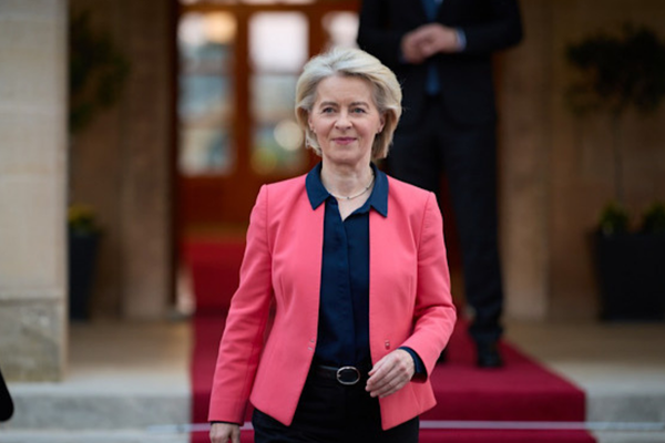 Von der Leyen, Kazakistan Cumhurbaşkanı Tokayev'i Brüksel'de ağırladı Von der Leyen, Kazakistan Cumhurbaşkanı Tokayev'i Brüksel'de ağırladı
