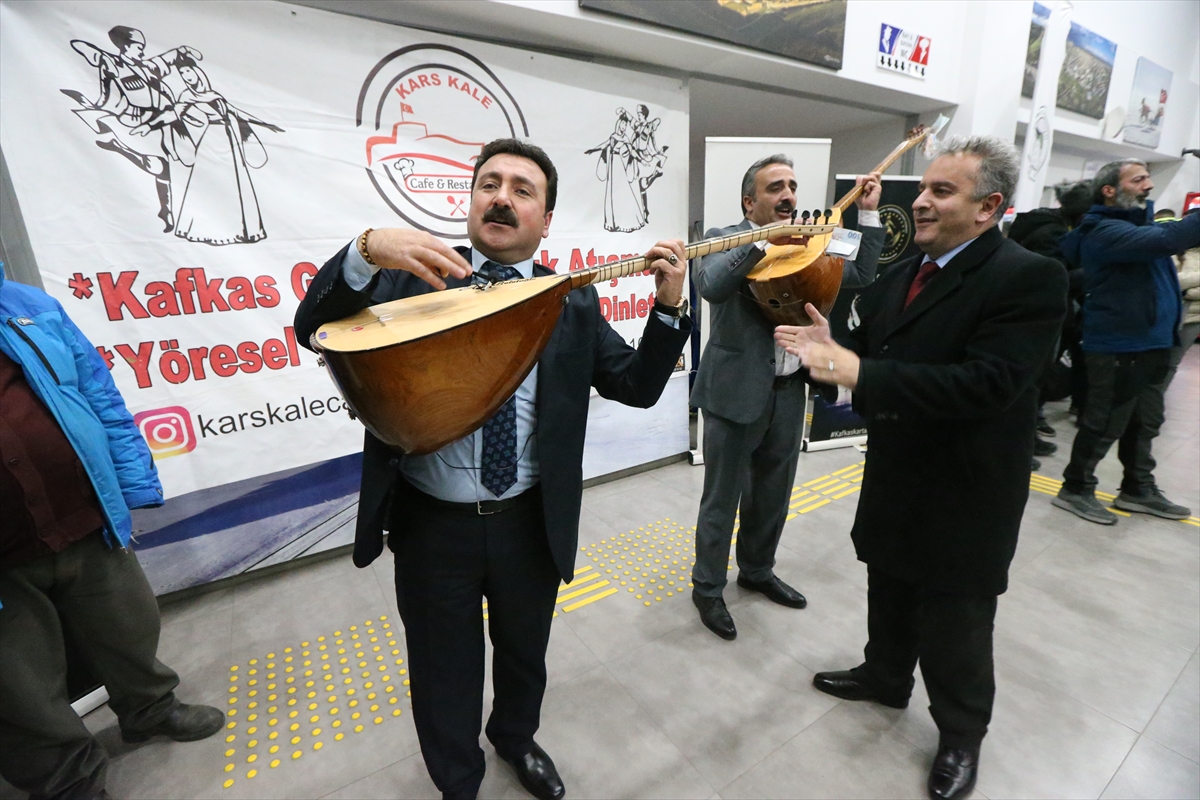 Yeni sezonun ilk seferine çıkan Turistik Doğu Ekspresi son durağı Kars'a ulaştı