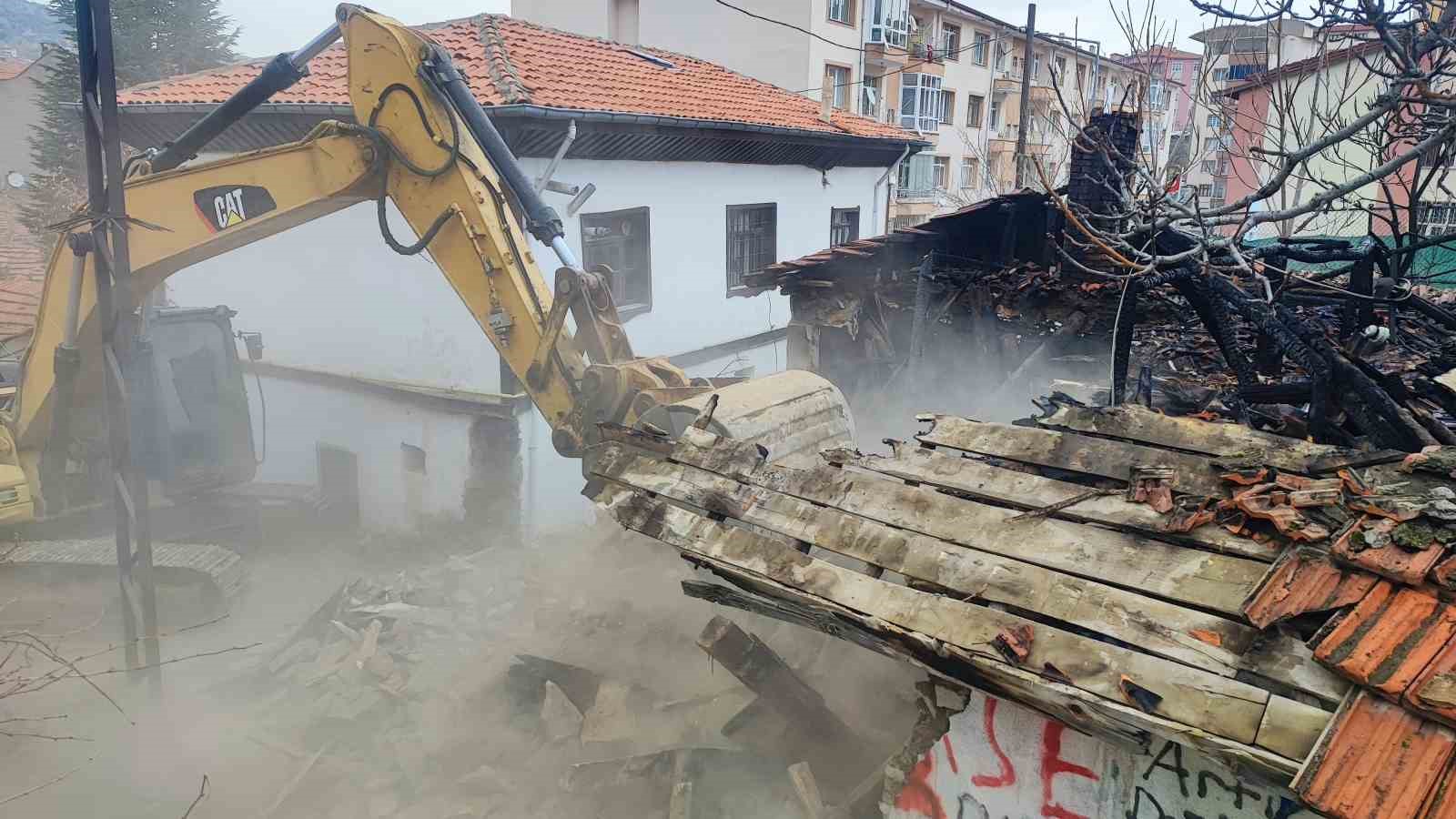 Yozgat’ta metruk binalar yıkılıyor, kentin çehresi değişiyor