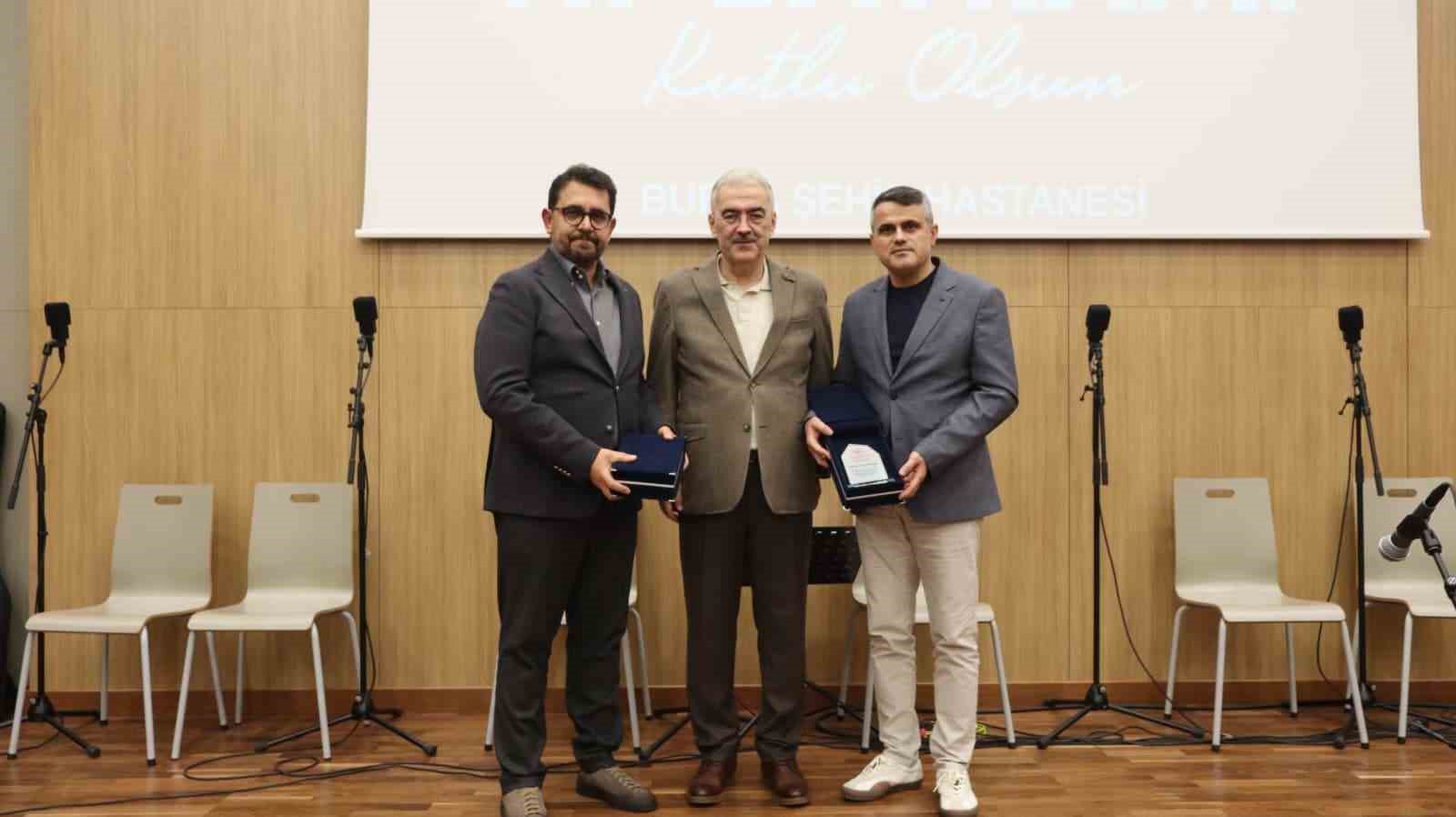 1 yılda 3 bin 766 ameliyat yapan doktora ödül
