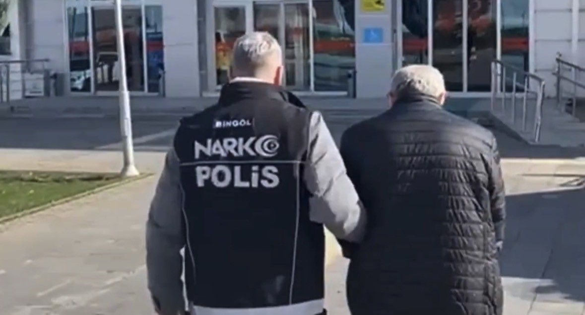 10 yıl araması olan firari bagajda yakalandı
