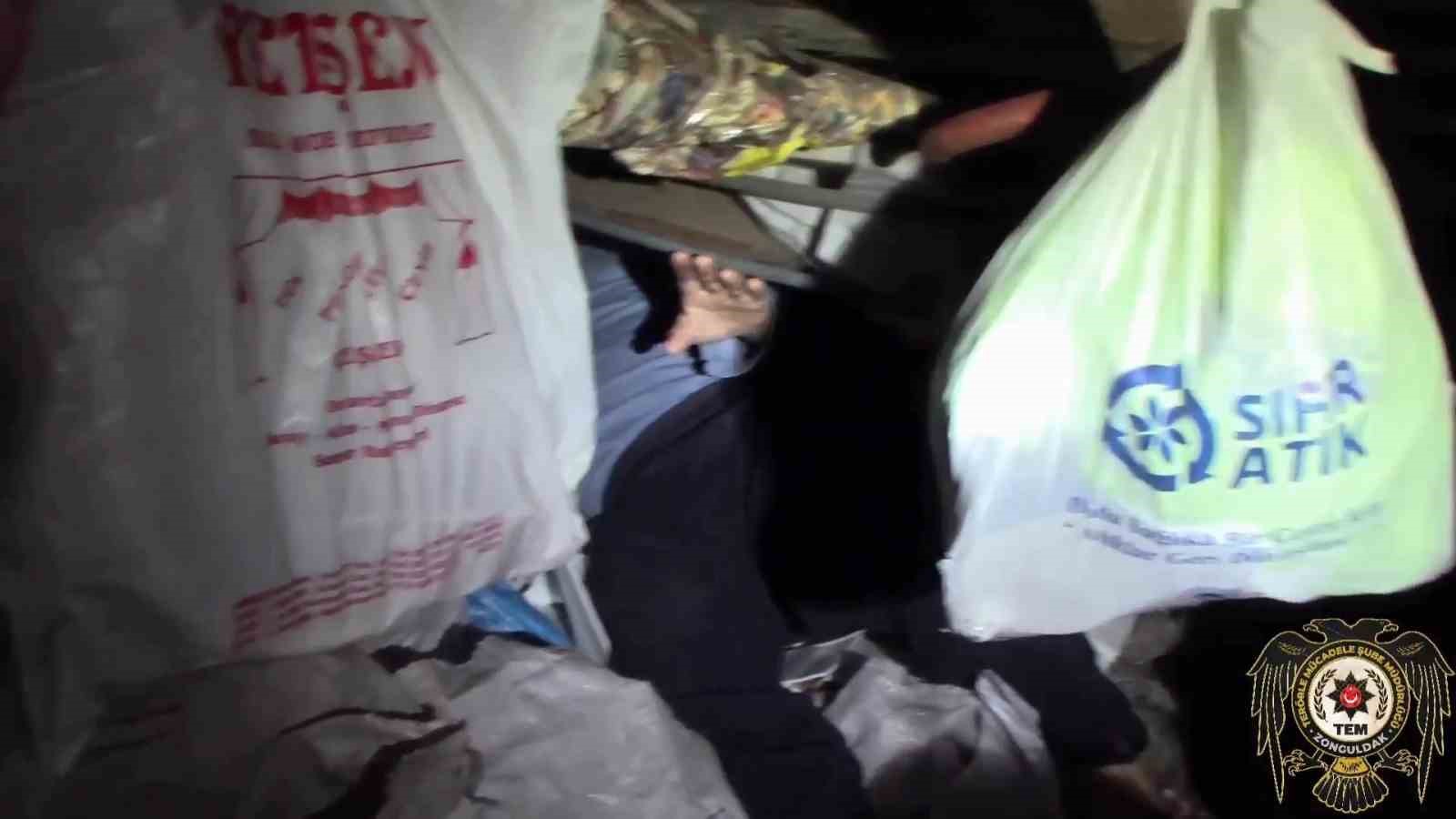 10 yıldır aranan FETÖ üyesi çatı katında yakalandı
