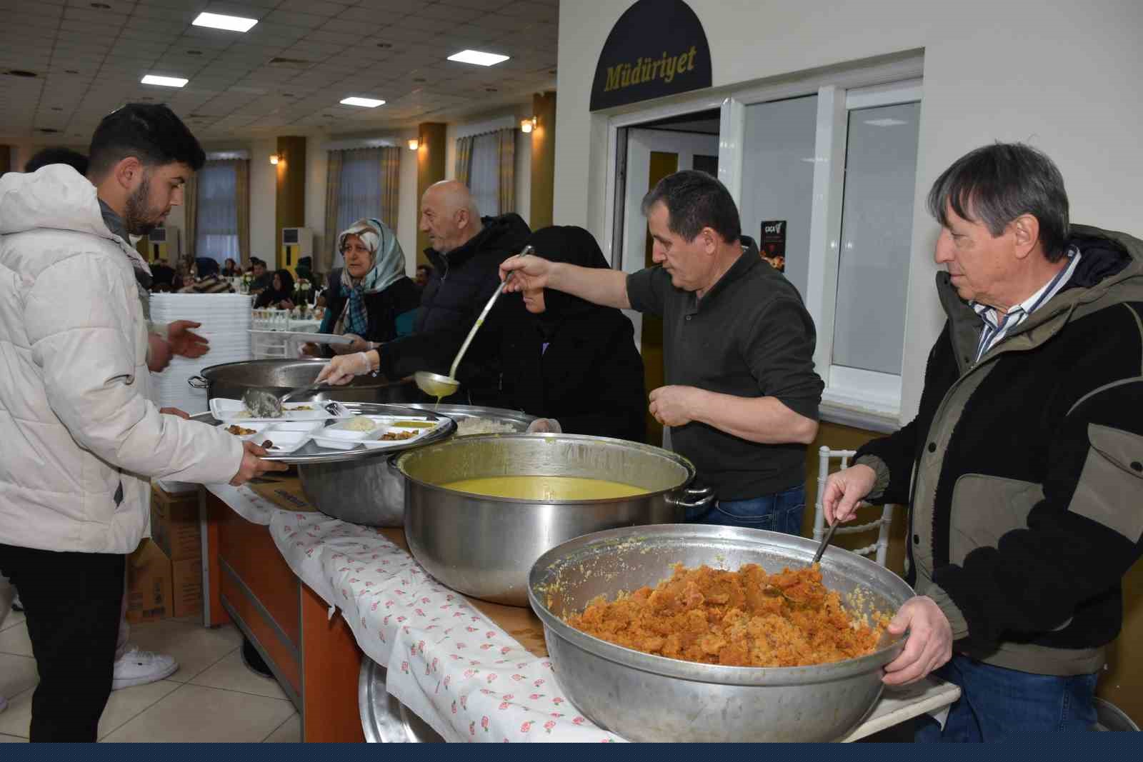 10 yıllık akraba iftarı geleneği 500 kişilik katılımla gerçekleşti
