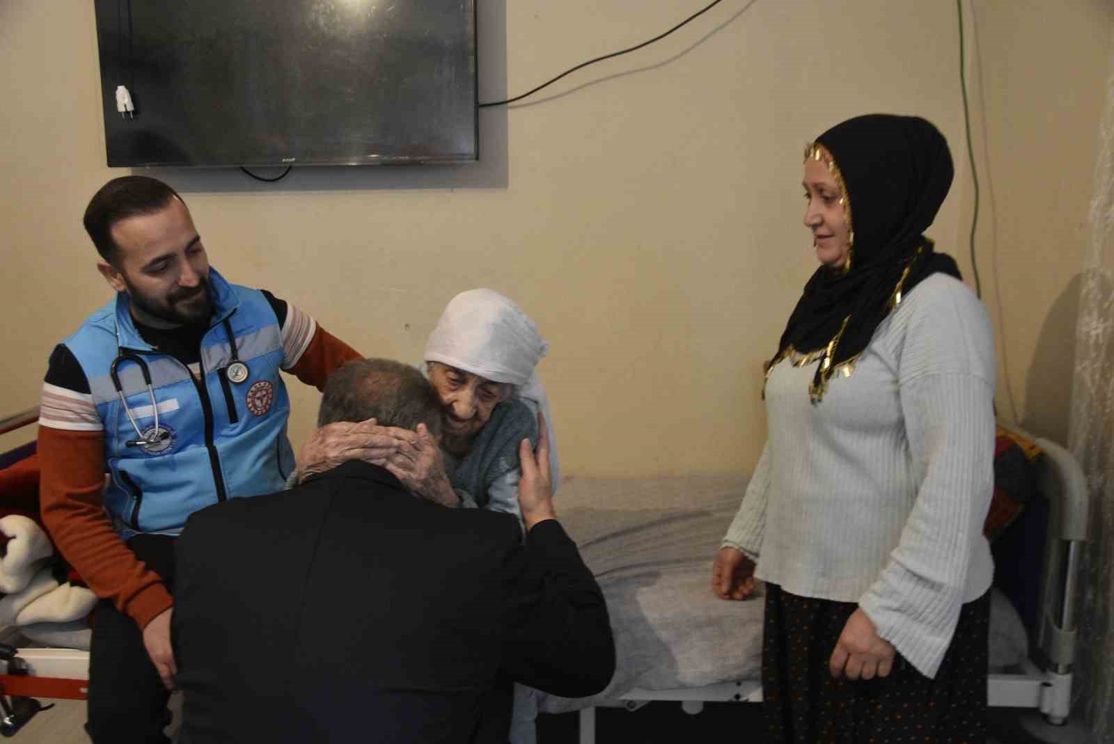 101 yaşındaki hastaya evde özel bakım
