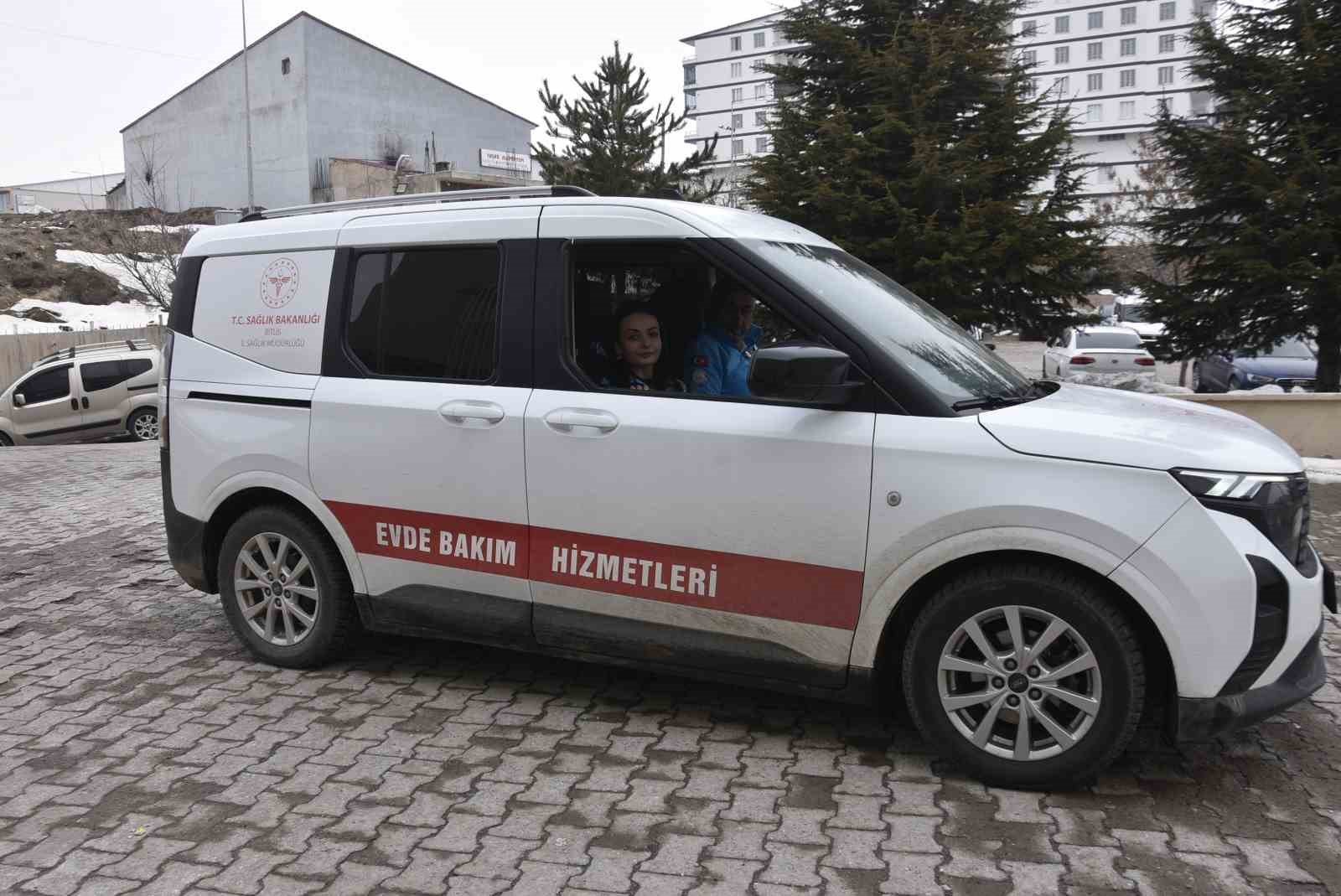 101 yaşındaki hastaya evde özel bakım
