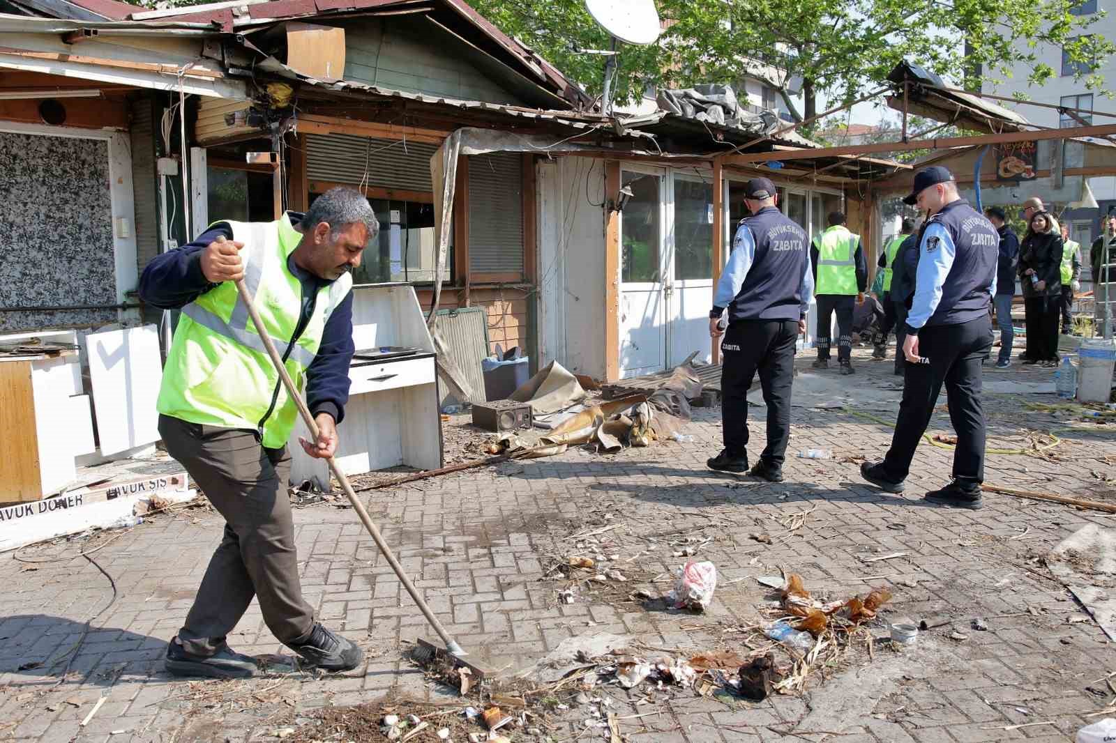 1050 Konutlar’daki yeşil alan işgalden kurtarıldı
