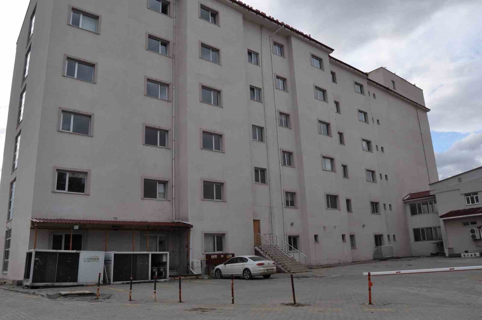 11 yıldır hasret çeken çift, abdominal serklaj ameliyatının ardından bebeklerine kavuştu
