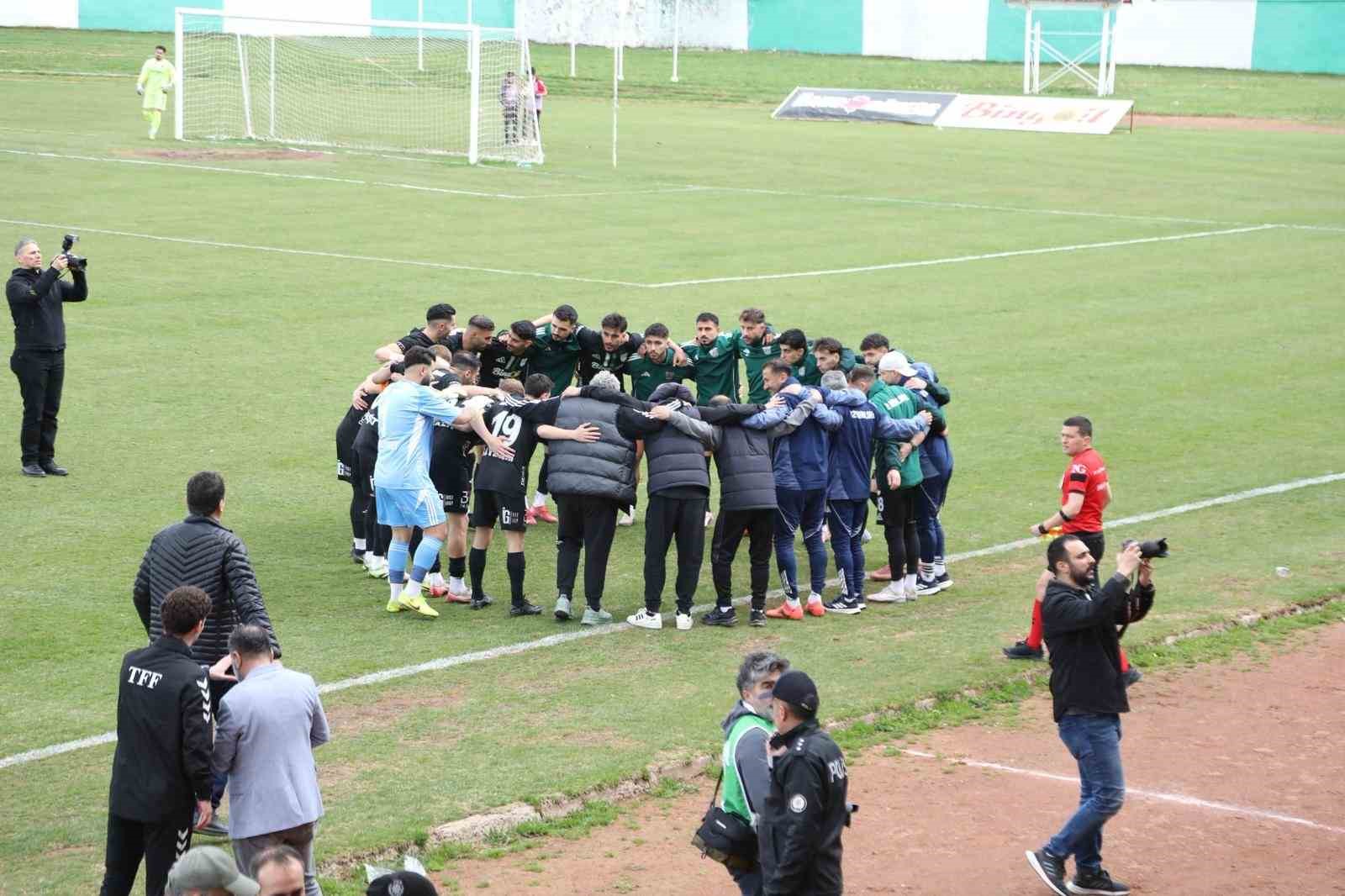12 Bingölspor şampiyon oldu

