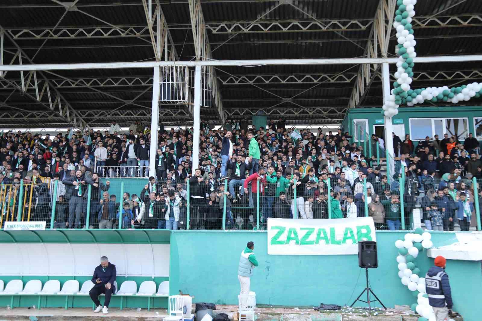 12 Bingölspor şampiyon oldu
