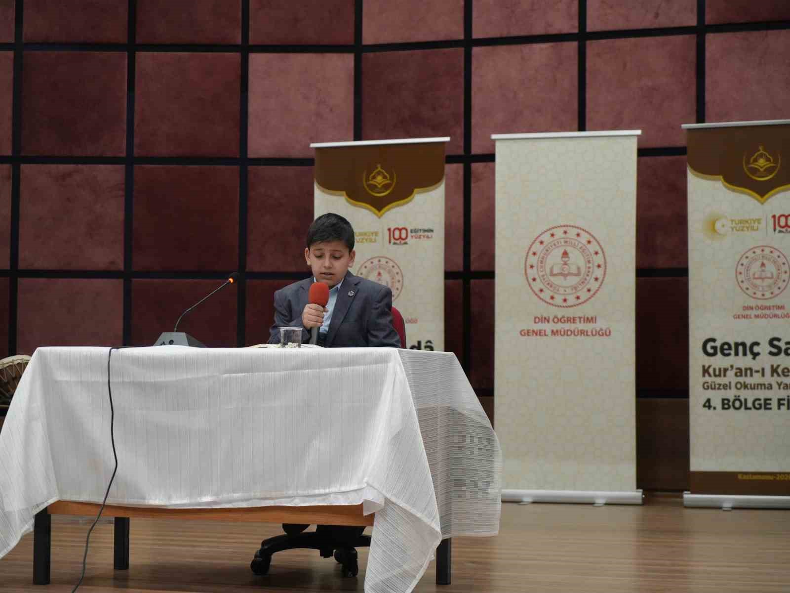 12 farklı ildeki öğrenciler Kur’an-ı Kerim’i en güzel okuyabilmek için yarıştı
