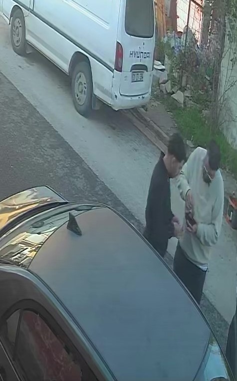 1,2 milyonluk vurgun: Altınları paylaşıp eğlendiler
