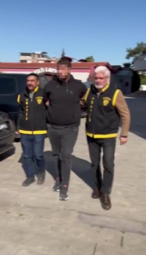 1,2 milyonluk vurgun: Altınları paylaşıp eğlendiler
