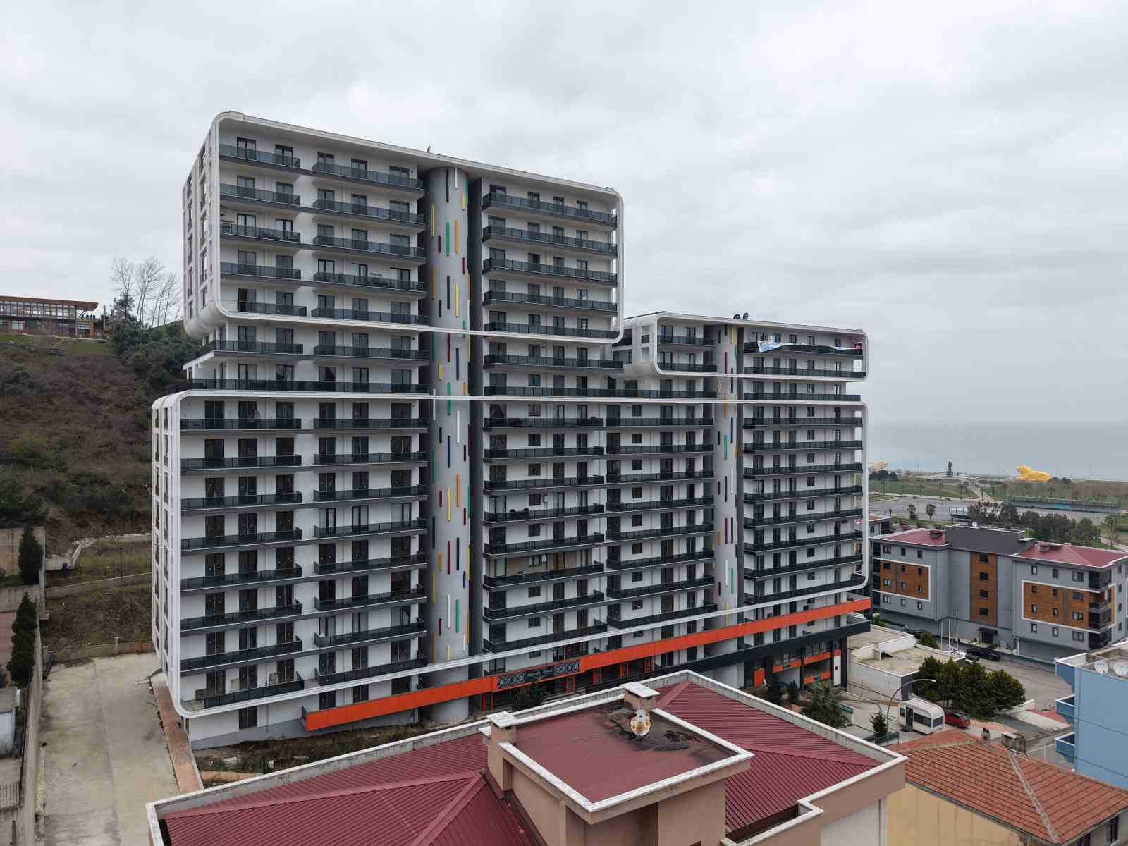 12 yıldır bitmeyen konut çilesi: Hak sahipleri tapu bekliyor
