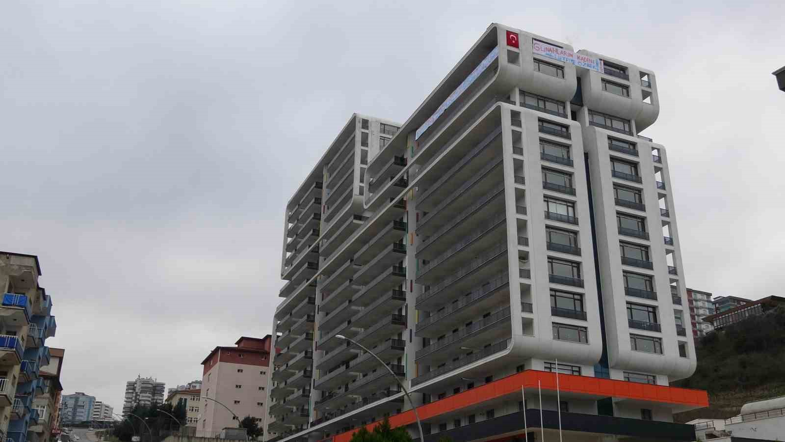 12 yıldır bitmeyen konut çilesi: Hak sahipleri tapu bekliyor
