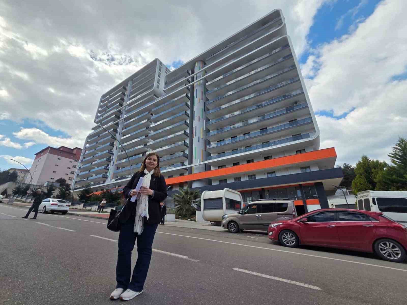 12 yıldır bitmeyen konutun kayyumu konuştu: "Asıl mağdur benim"
12 yıldır bitmeyen konutun kayyumu konuştu: "Asıl mağdur benim"