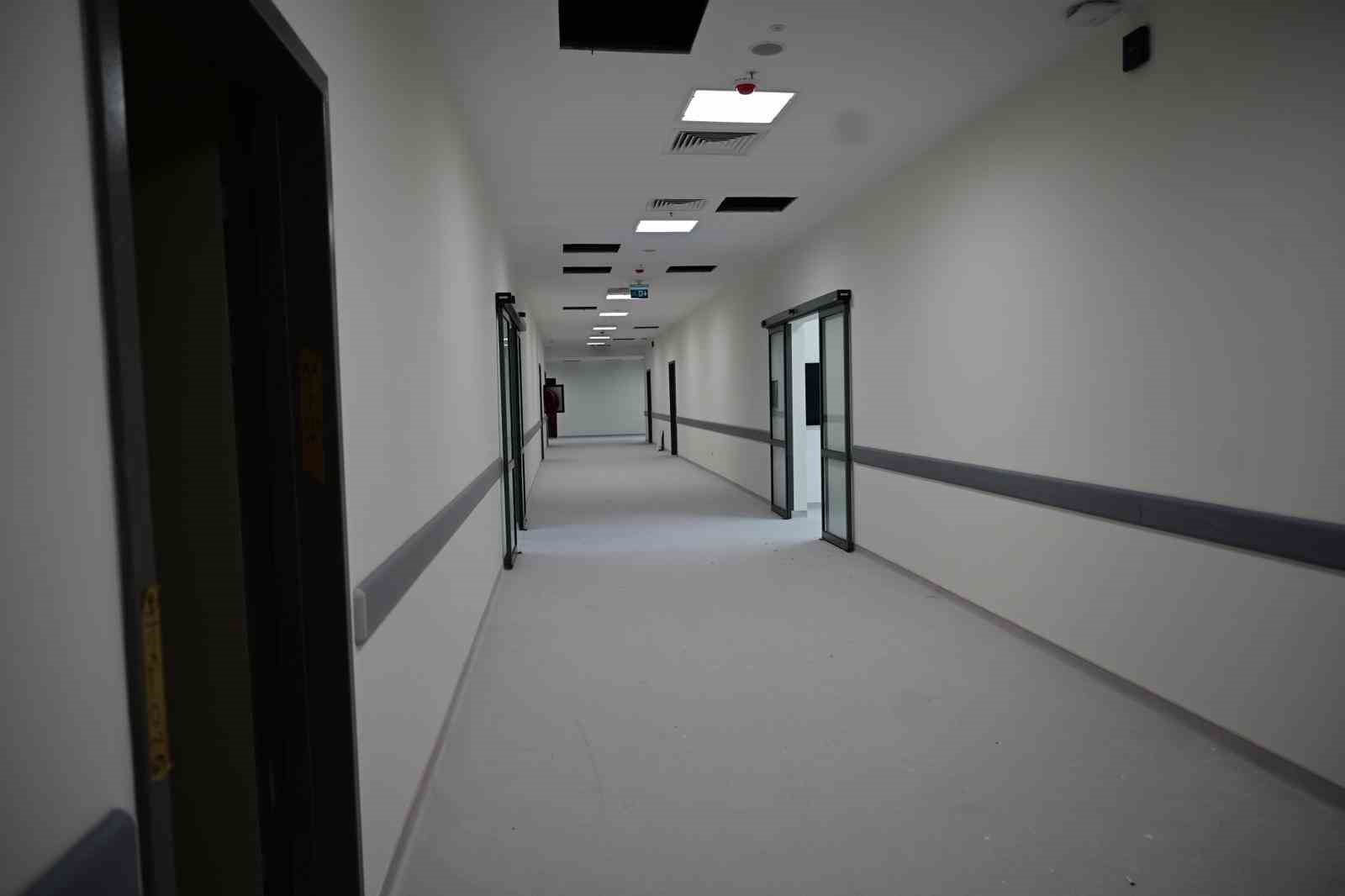 1315 yataklı Ali Osman Sönmez Devlet Hastanesi hizmete açılmaya hazırlanıyor
