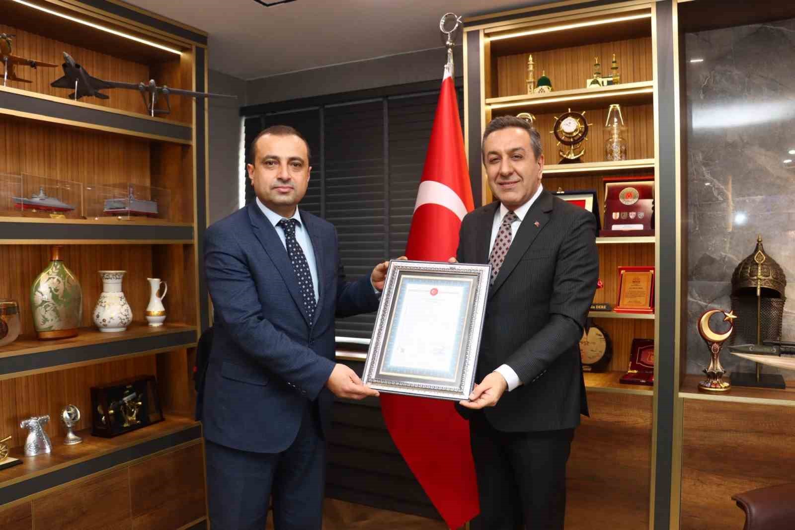 140 bin metrekarelik mesire alanının tapusu Sungurlu Belediyesi’ne devredildi
140 bin metrekarelik mesire alanının tapusu Sungurlu Belediyesi’ne devredildi
