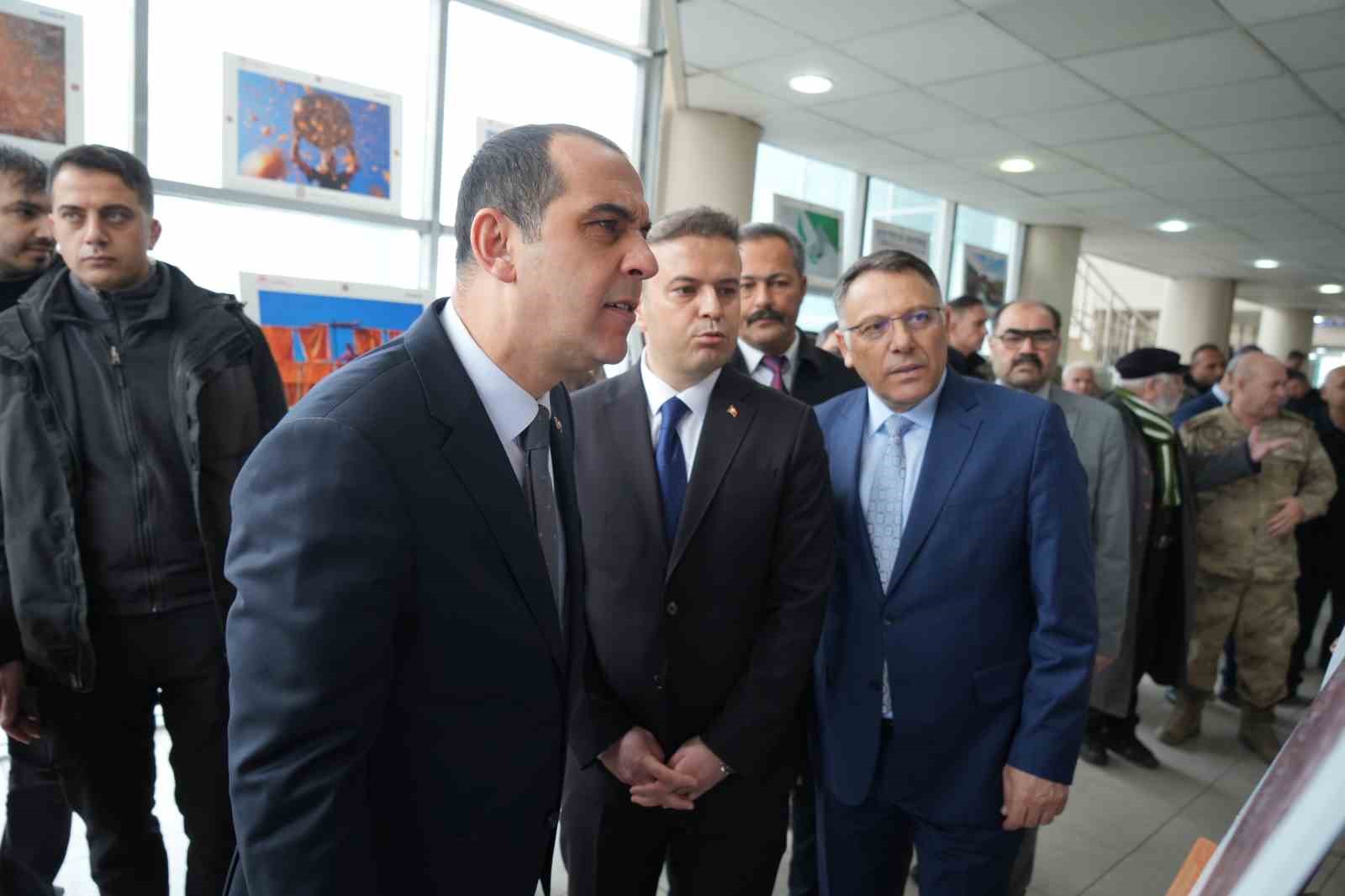 15. Uluslararası Tarım ve İnsan Fotoğraf Sergisi Iğdır’da ziyarete açıldı
