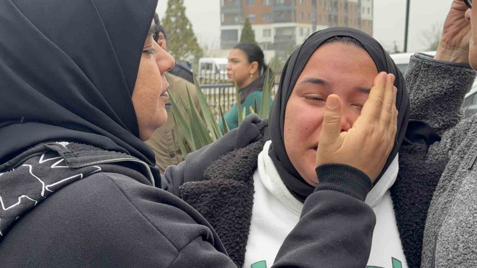 15 yaşındaki Gülden’i 30 bıçak darbesiyle öldürmüştü, cezada indirime gidildi
