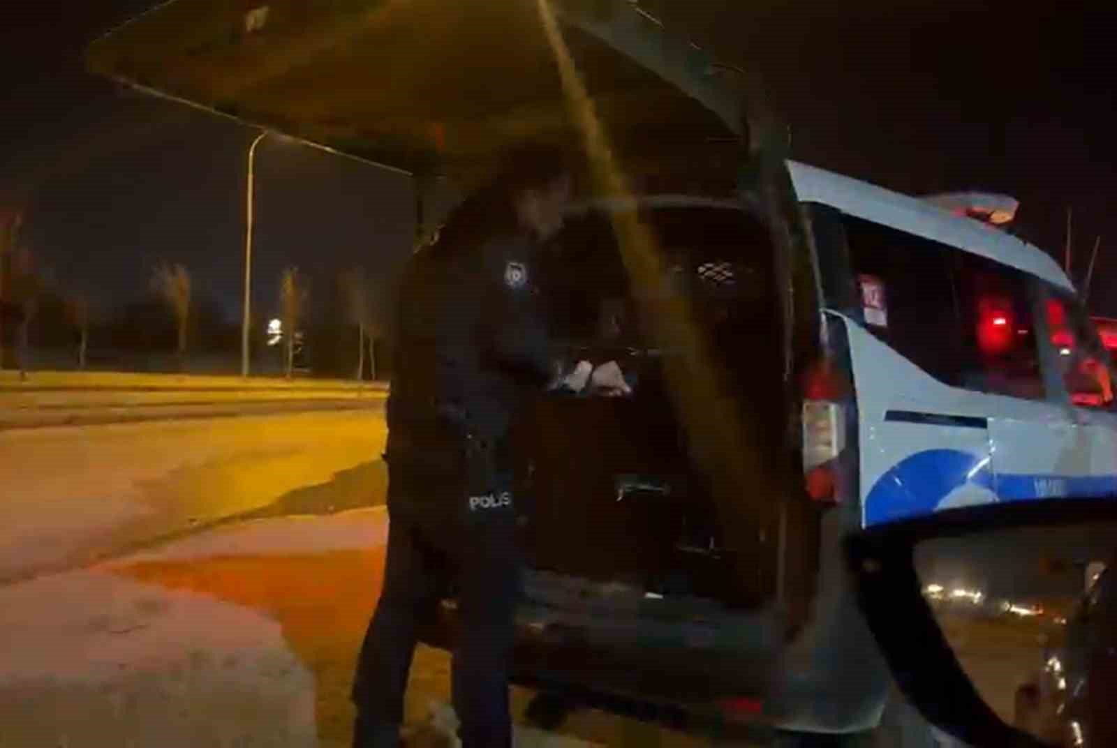 1.55 promil alkollü yakalanan ve 14 bin TL ceza kesilen sürücü, karakola köpeğiyle gitti
