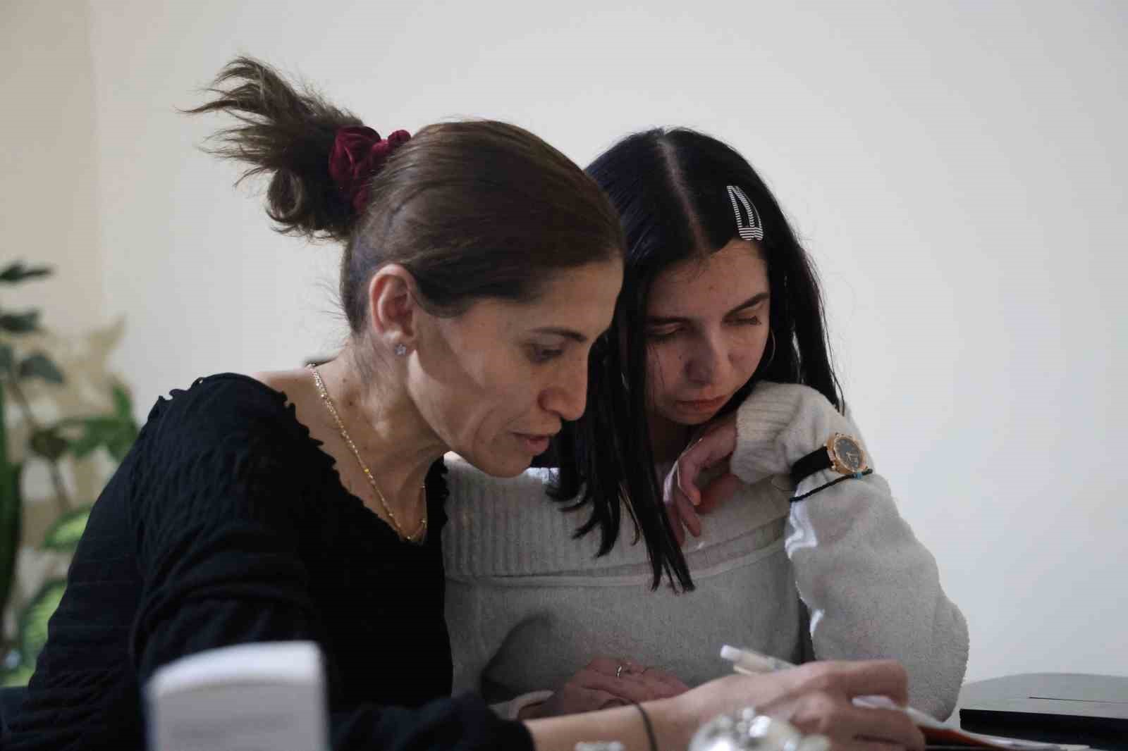 16 ameliyata rağmen hayata tutundu
