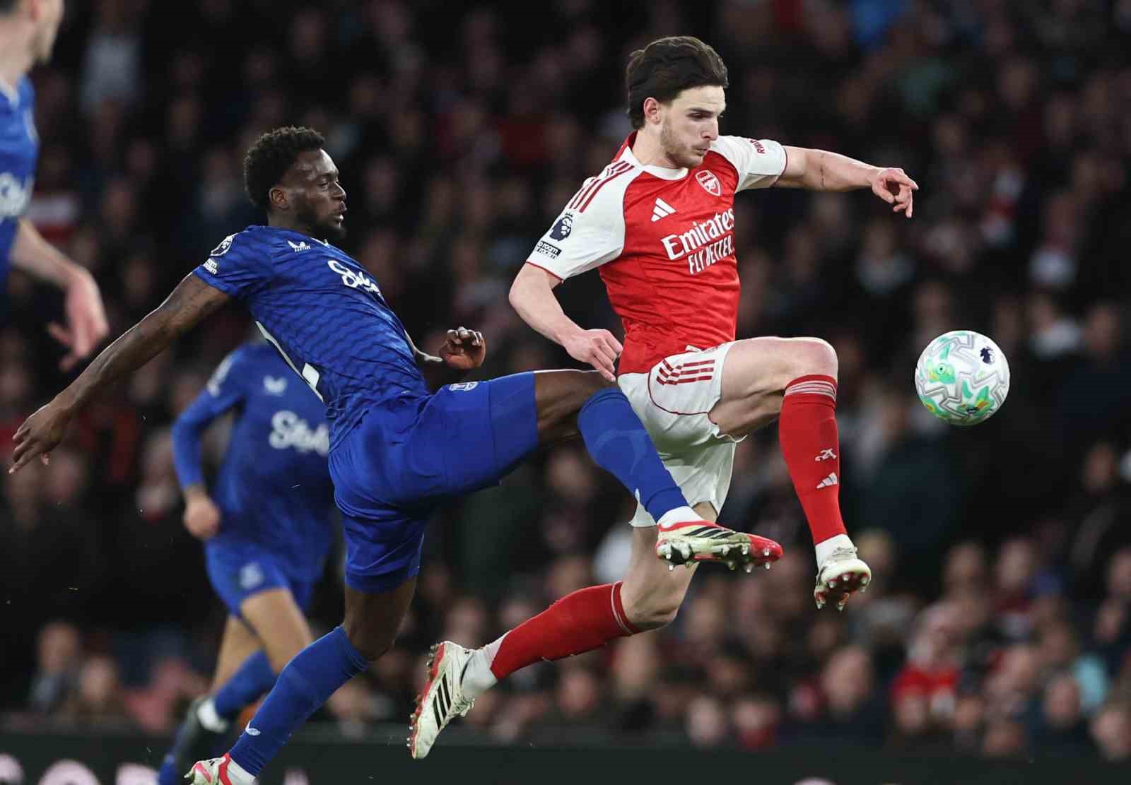 16 yaşındaki Max Dowman tarihe geçti, Arsenal puan farkı 9’a yükseltti
