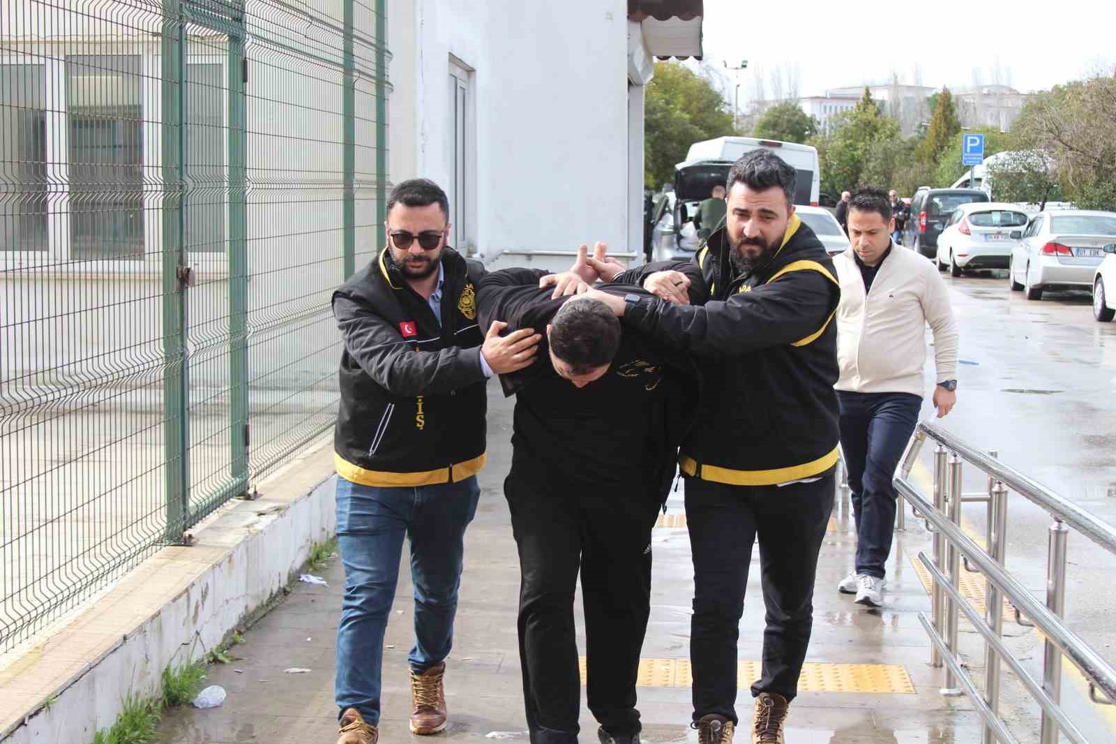 17 aylık bebeğe çarparak ölümüne neden olan sürücü ehliyetsiz çıktı
17 aylık bebeğe çarparak ölümüne neden olan sürücü ehliyetsiz çıktı