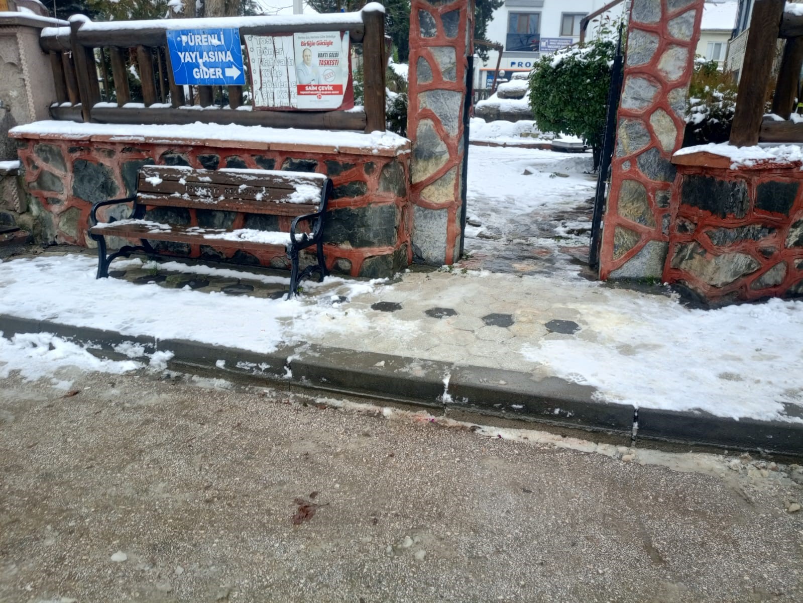 17 yaşındaki çocuk, husumetlisini silahla vurdu: 2 gözaltı
